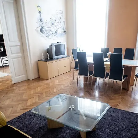 Palace Trees Apartment